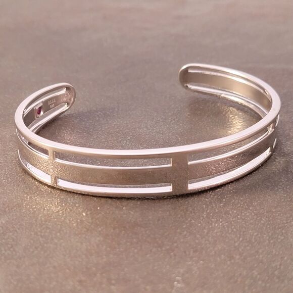 New ELLE Sterling Silver Contemporary Openwork Architectural Cuff Bracelet - Picture 2 of 9